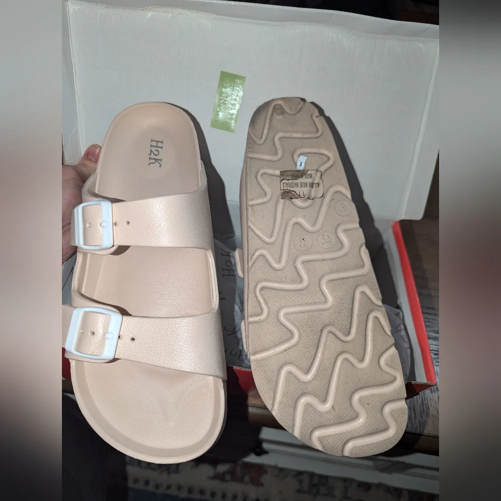 Nude platform foam 2 strap Sandals size 11